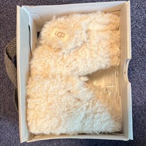 UGG infant Bixbee slippers